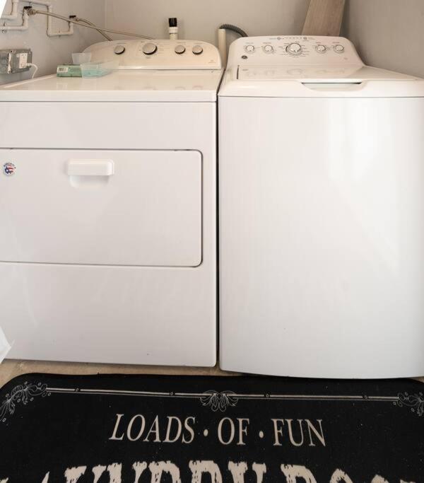 Home With A Pool Close To Beach And Fll Airport Pool Heated October- March 포트 로더데일 외부 사진