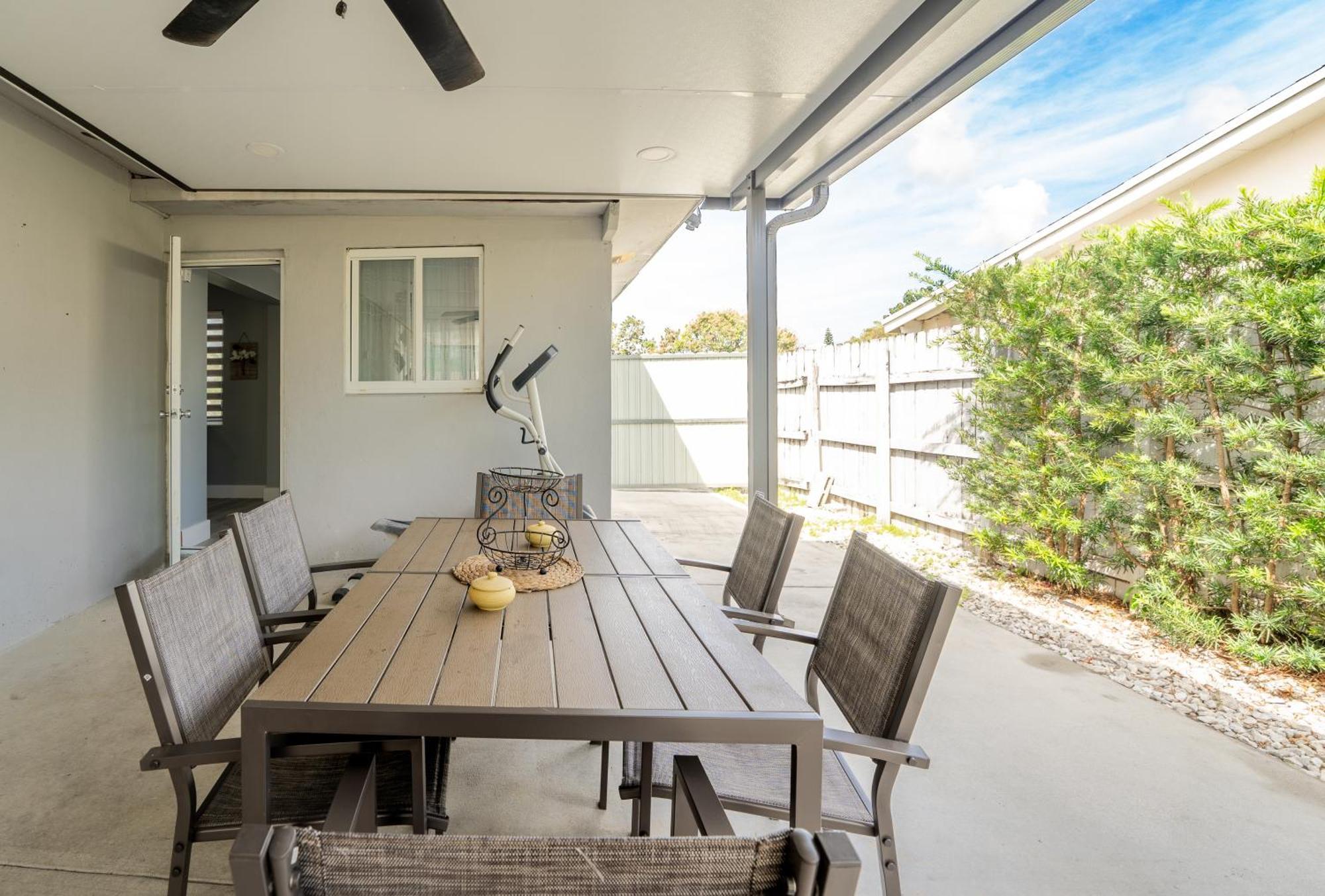 Home With A Pool Close To Beach And Fll Airport Pool Heated October- March 포트 로더데일 외부 사진