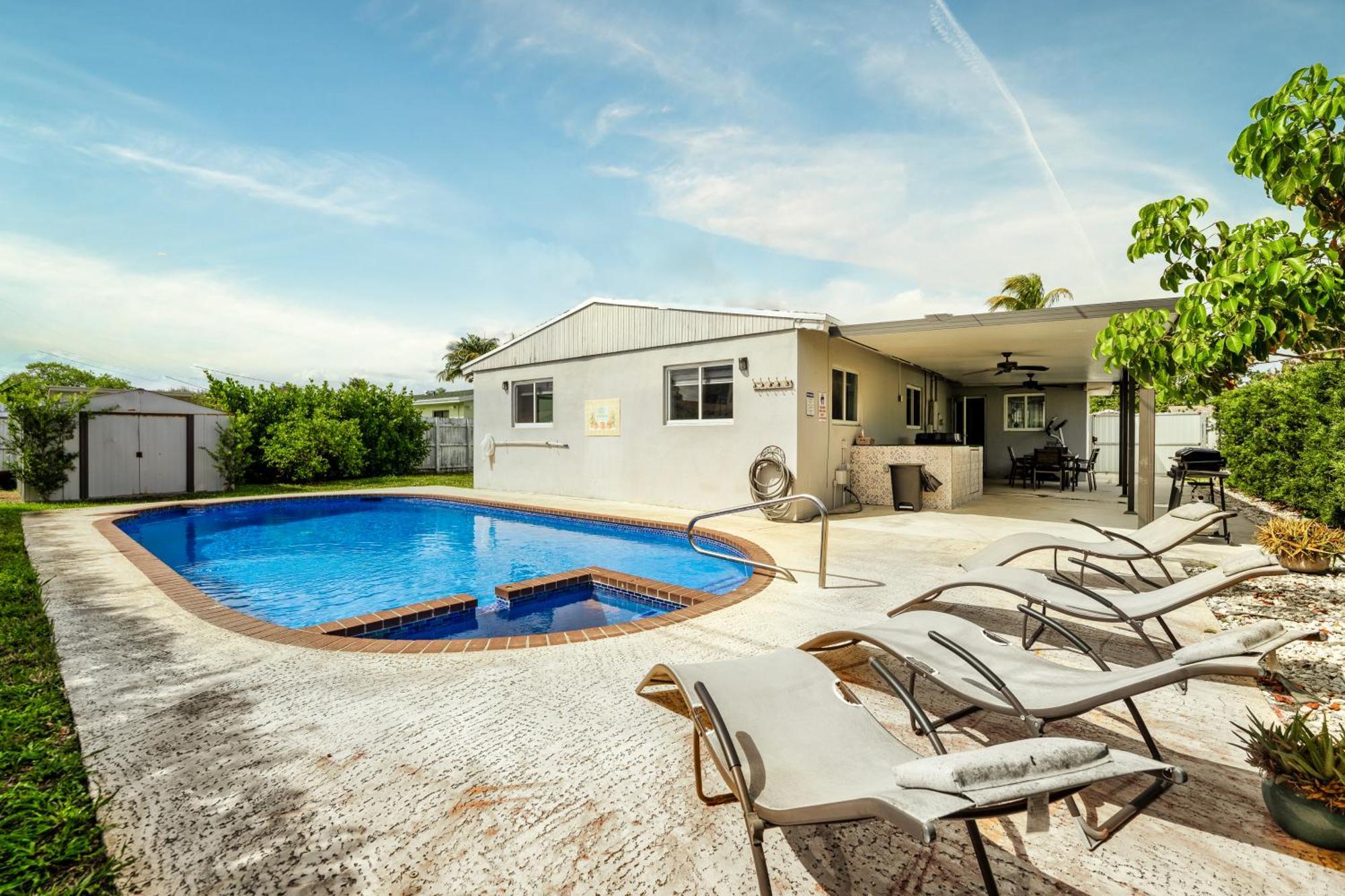 Home With A Pool Close To Beach And Fll Airport Pool Heated October- March 포트 로더데일 외부 사진