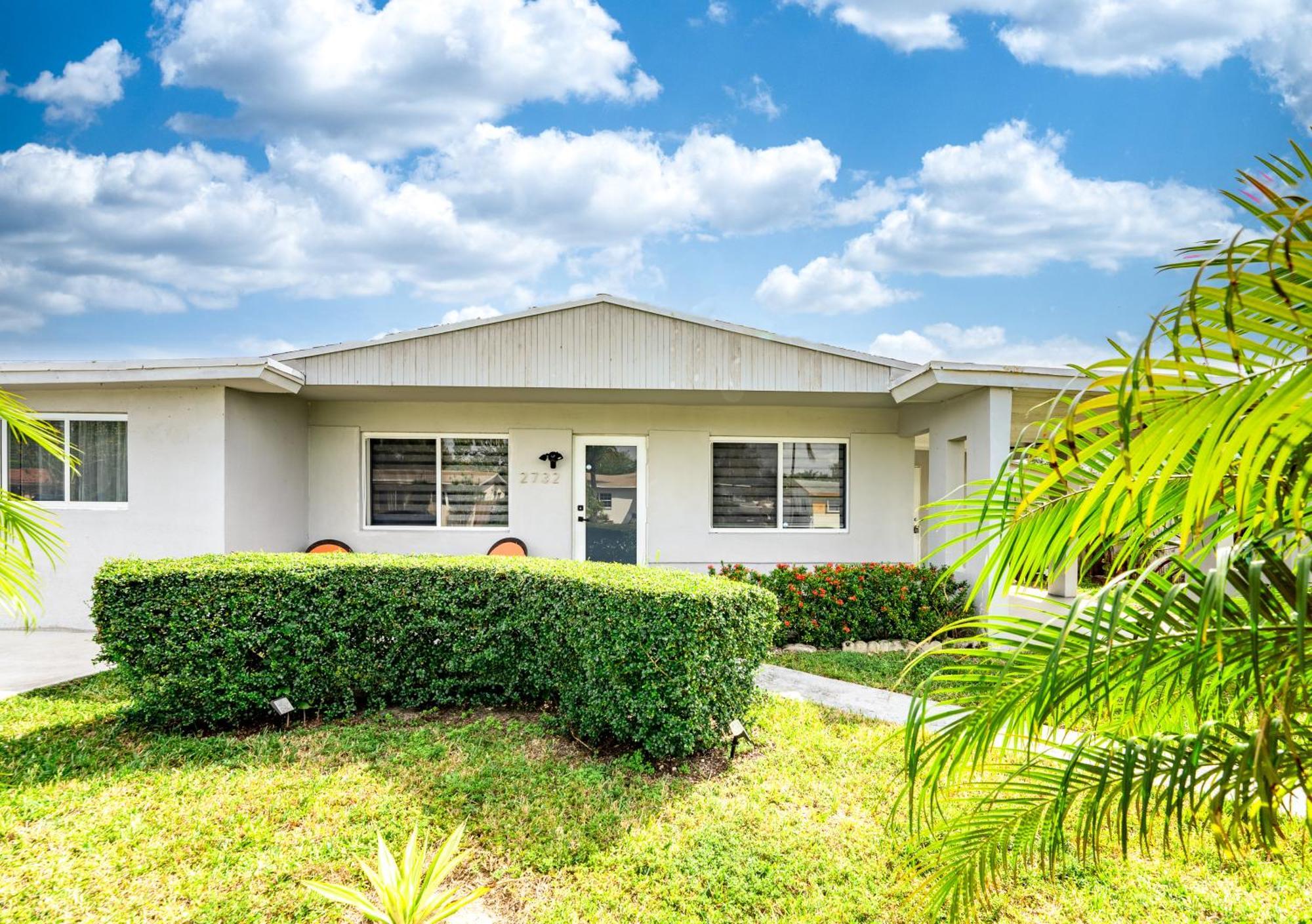 Home With A Pool Close To Beach And Fll Airport Pool Heated October- March 포트 로더데일 외부 사진